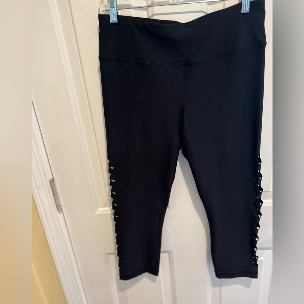 Athletic black 3/4 leggings 90 Degree brand size L